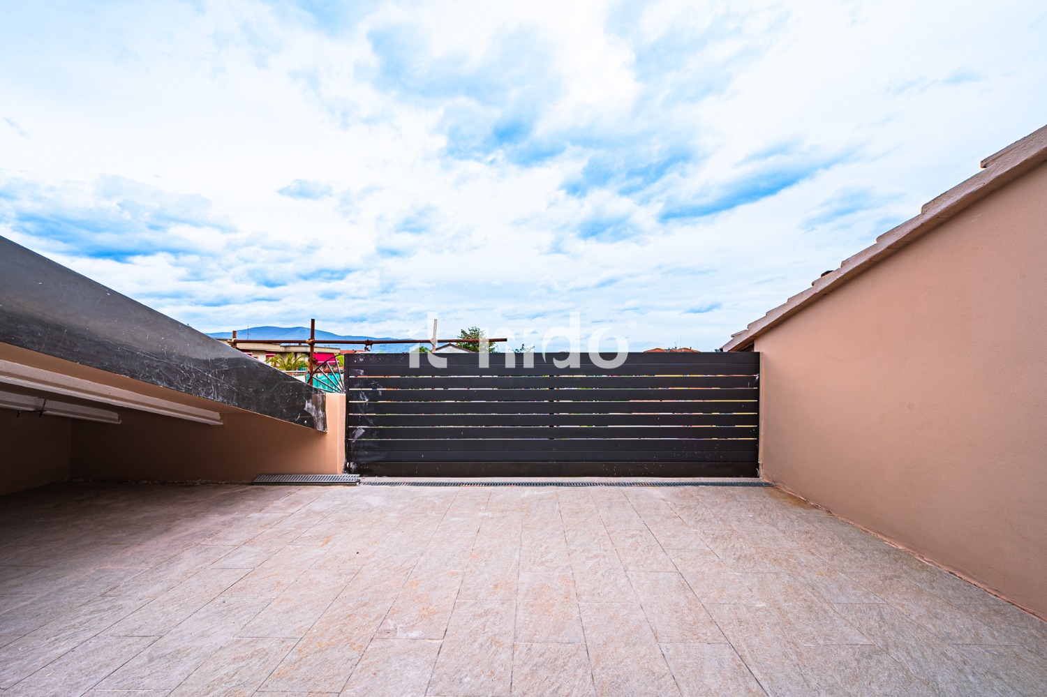 SECRET ROOFTOP